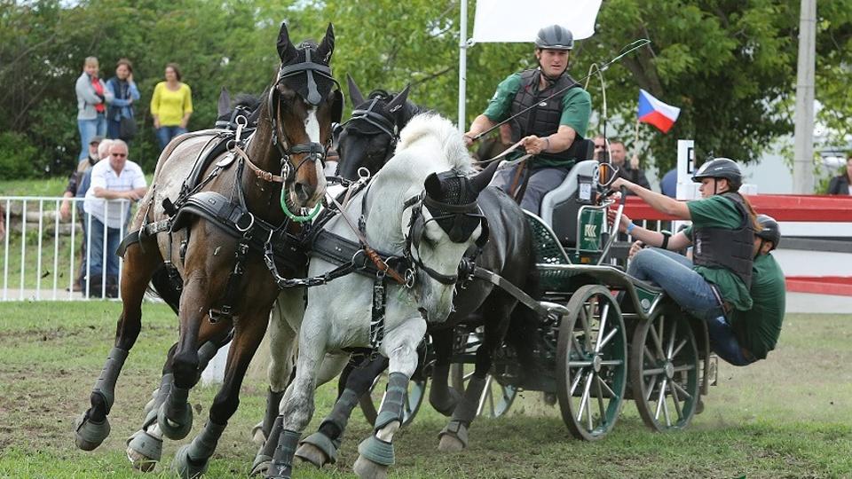 V Mezohegyes po maratonu beze změny. Radek Nesvačil stále čtvrtý