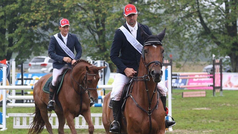 Špičkové parkury, reining, klusáci i St. Leger. To je Jezdecký magazín