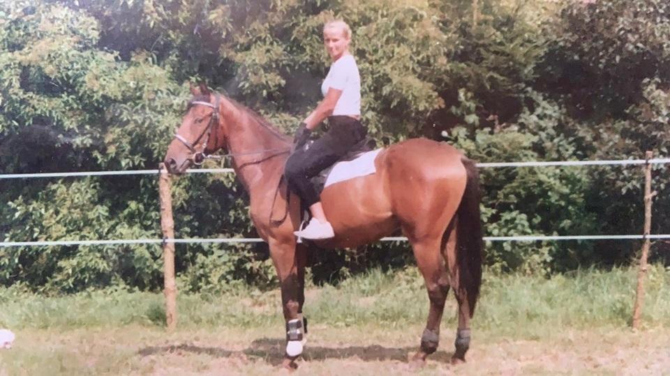 Ticová: Nik byl takové ošklivé káčátko. Manžel se za něj zkraje styděl