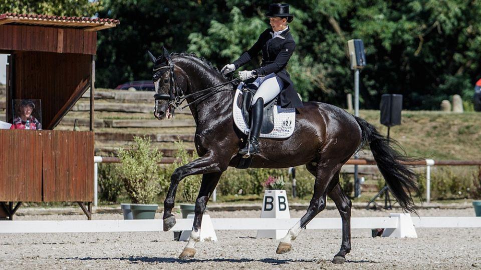 Světový pohár v Brně zahájen. Libuše Mencke dojela druhá v Grand Prix