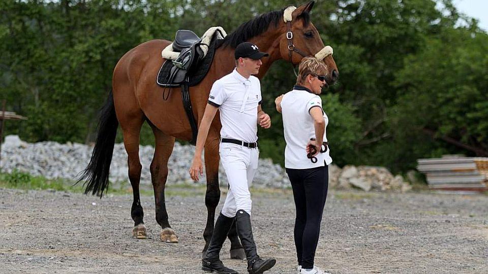 Po nasednutí začalo rodeo a kůň se pak na mě převrátil, vzpomíná Vašák