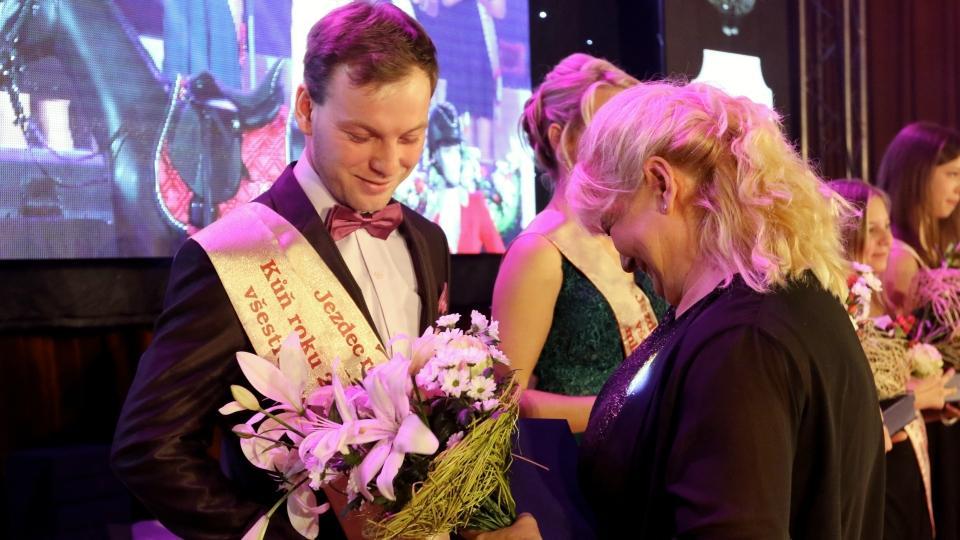 Živě: Sledujte udílení cen ČJF osobnostem a nejlepším koním roku 2022