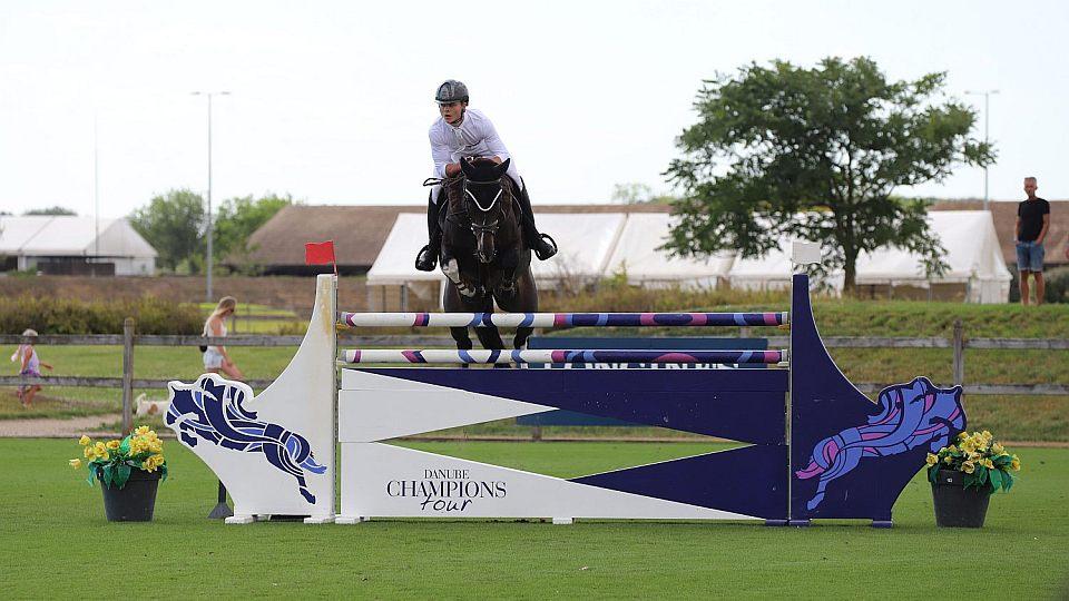 V úvodu CSIO3* v Šamoríně se dařilo Čechům. Gold Tour vyhrál Albert Písařík