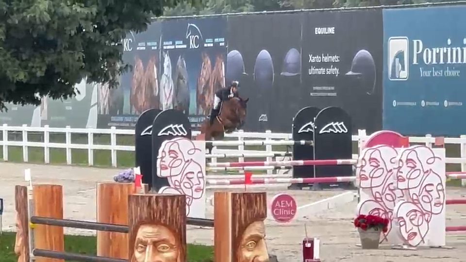 Kamil Papoušek vyhrál v Gorla Minore stočtyřicítku. Uspěla i Kellnerová