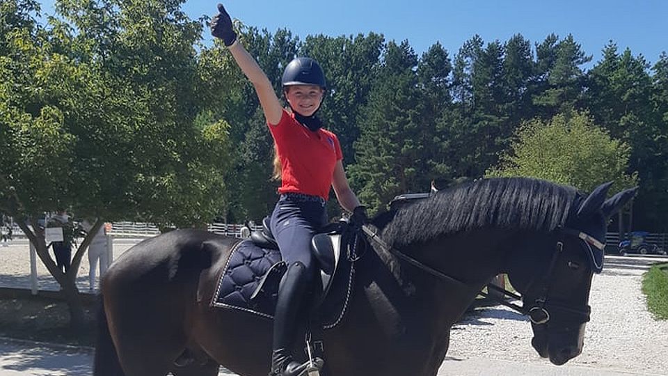 Úspěch na ME dětí v drezuře: Johana Vášáryová postoupila do finále 