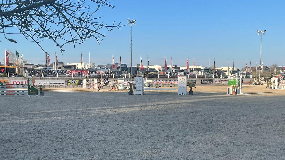 Čeští jezdci zahájili CSI2* v Lamprechtshausenu bezchybnými starty